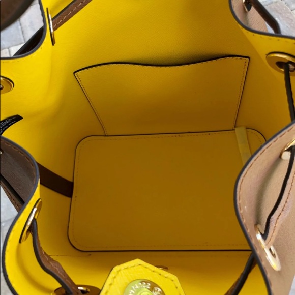 Gaby’sBags👜💕-NWT Michael Kors Bucket Bag 💕 - Picture 8 of 8